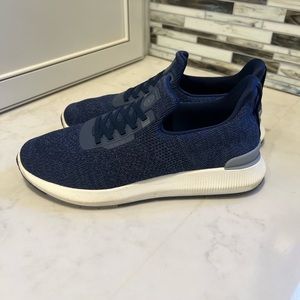 Men's Hyperlight Apollo Low-Top Sneakers